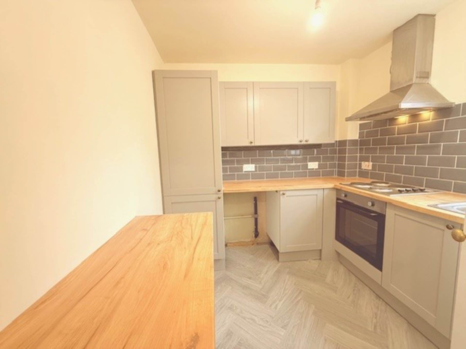Lees Road, Mossley, Image 8