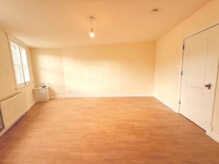Lees Road, Mossley, Image 3