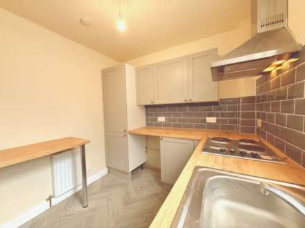 Lees Road, Mossley, Image 7