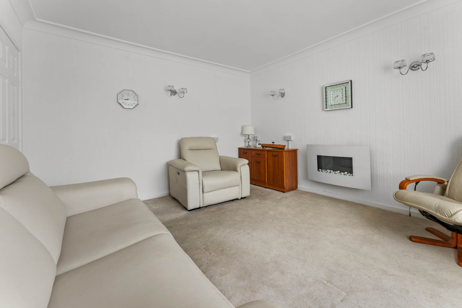 Dempsey Drive, Unsworth, Image 5