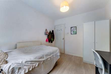 Ravenhurst, Salford, Image 12