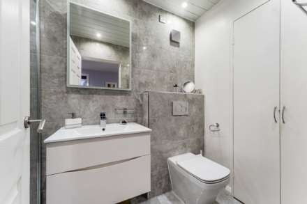 Ingeldende Court, Broughton Park, Image 20