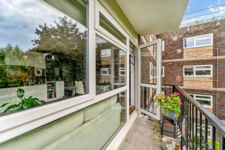 Ingeldende Court, Broughton Park, Image 8