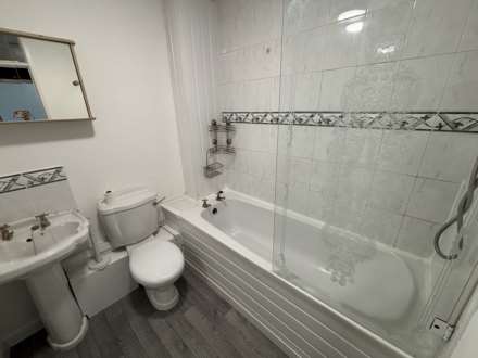 Evesham Walk, Manchester, Image 12