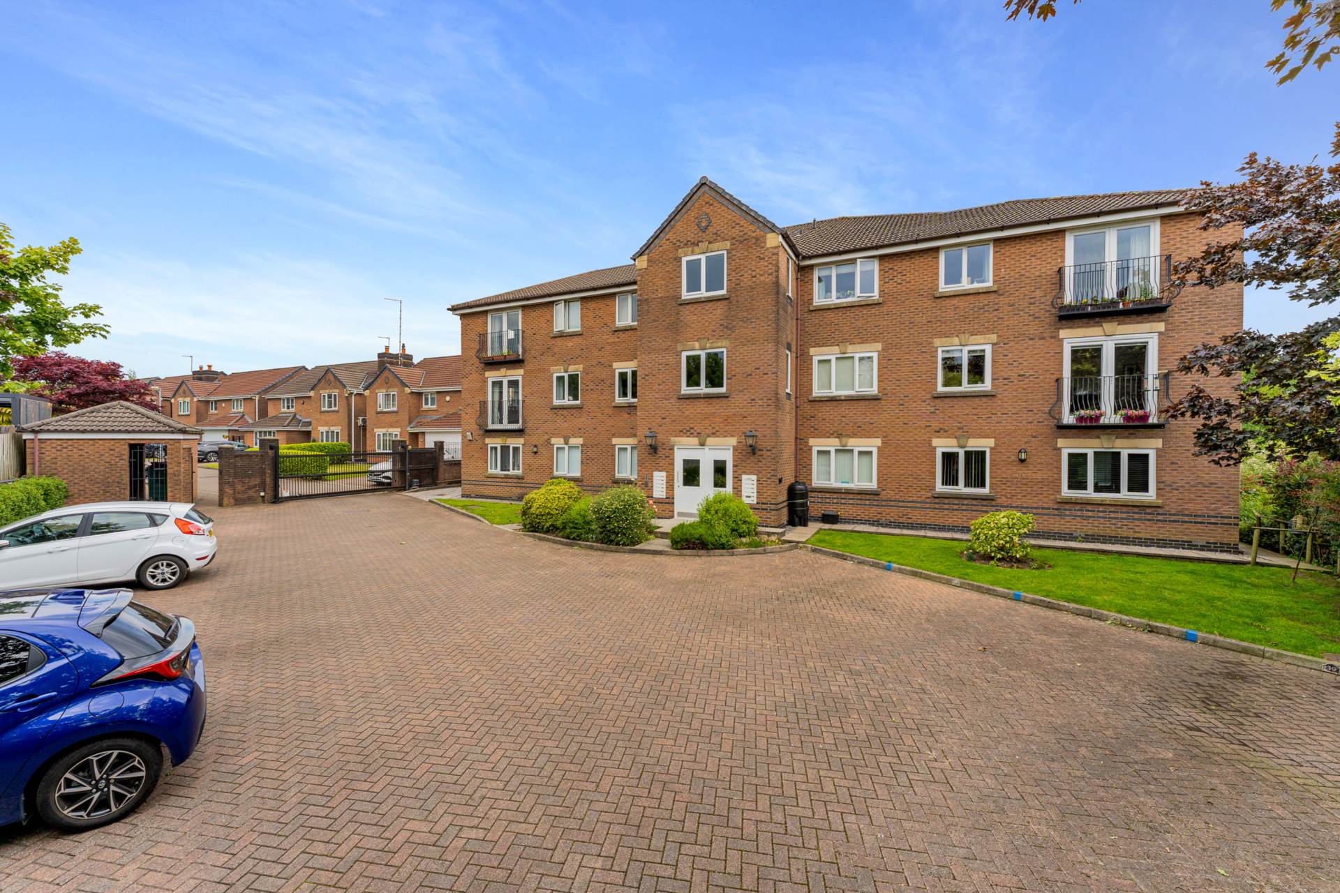 Castle Hey Close, Unsworth, Image 1