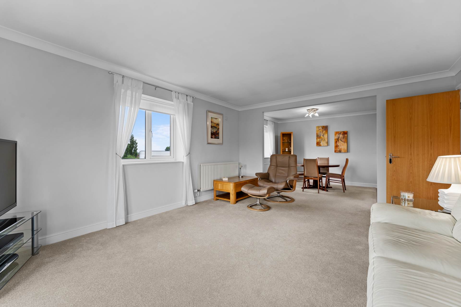 Castle Hey Close, Unsworth, Image 4