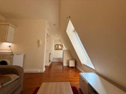 Ashgrove House, Elland, Image 10