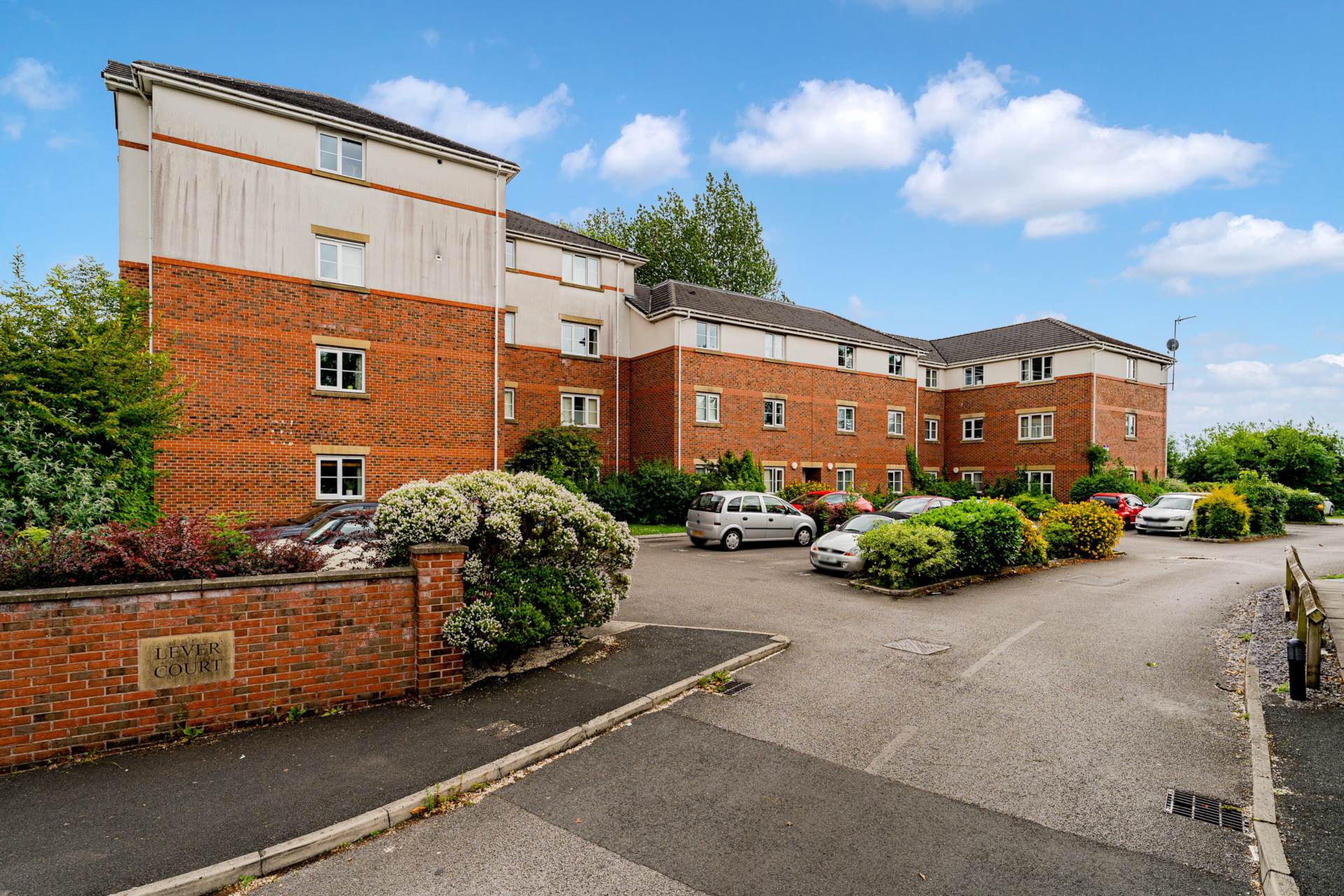 Lever Court, Salford, Image 14