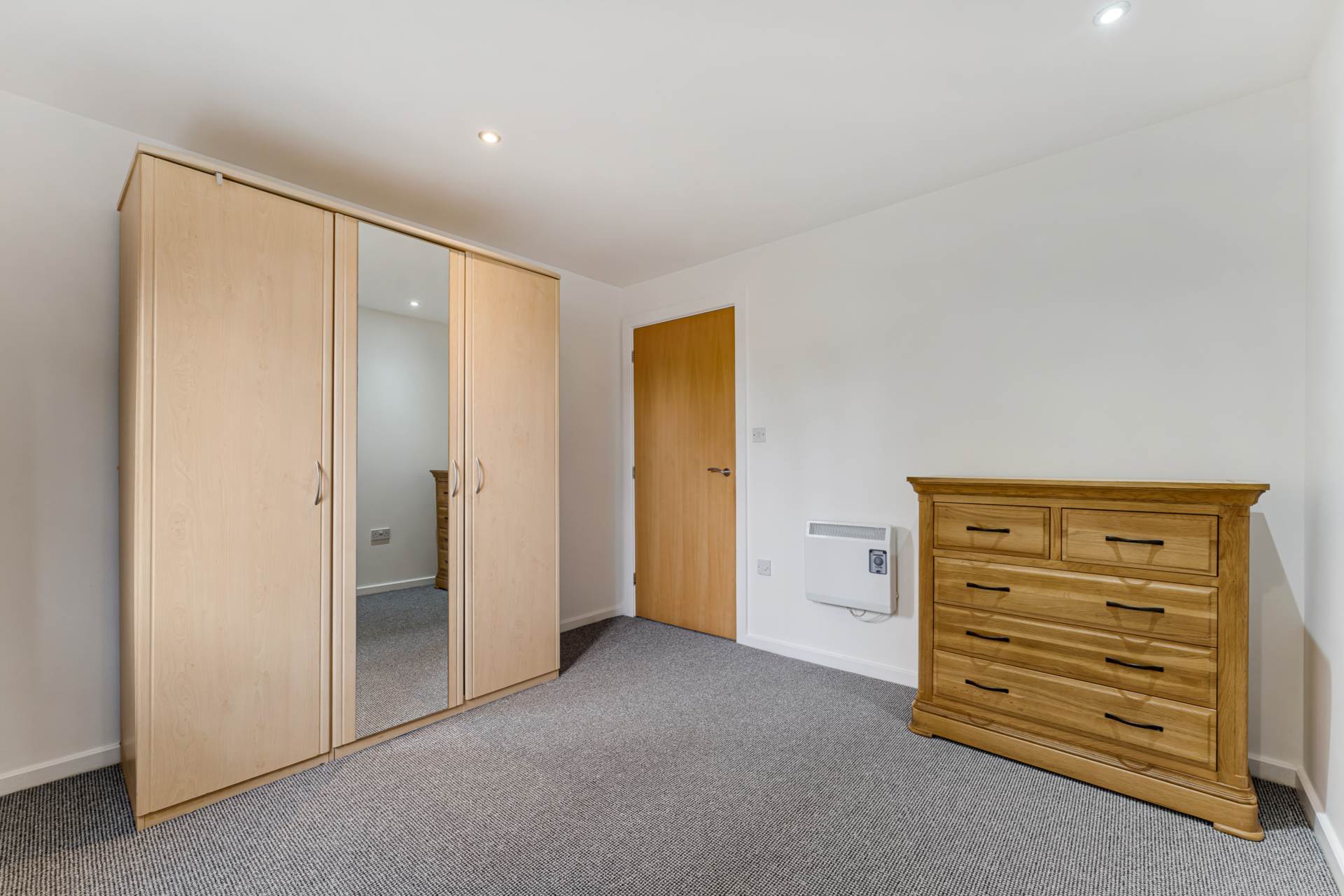 Lever Court, Salford, Image 9