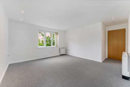 Lever Court, Salford, Image 3