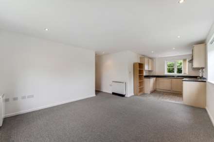 Lever Court, Salford, Image 4