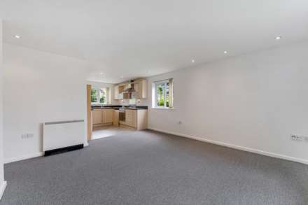 Lever Court, Salford, Image 5
