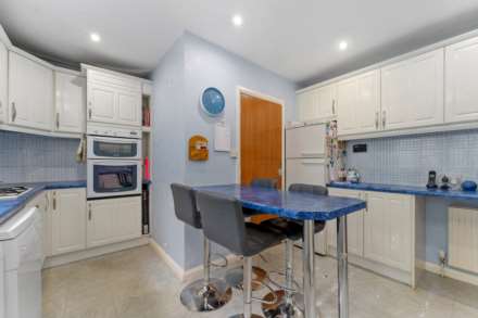 Knights Close, Prestwich, Image 14