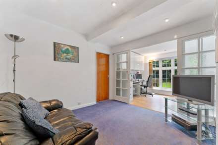 Knights Close, Prestwich, Image 9
