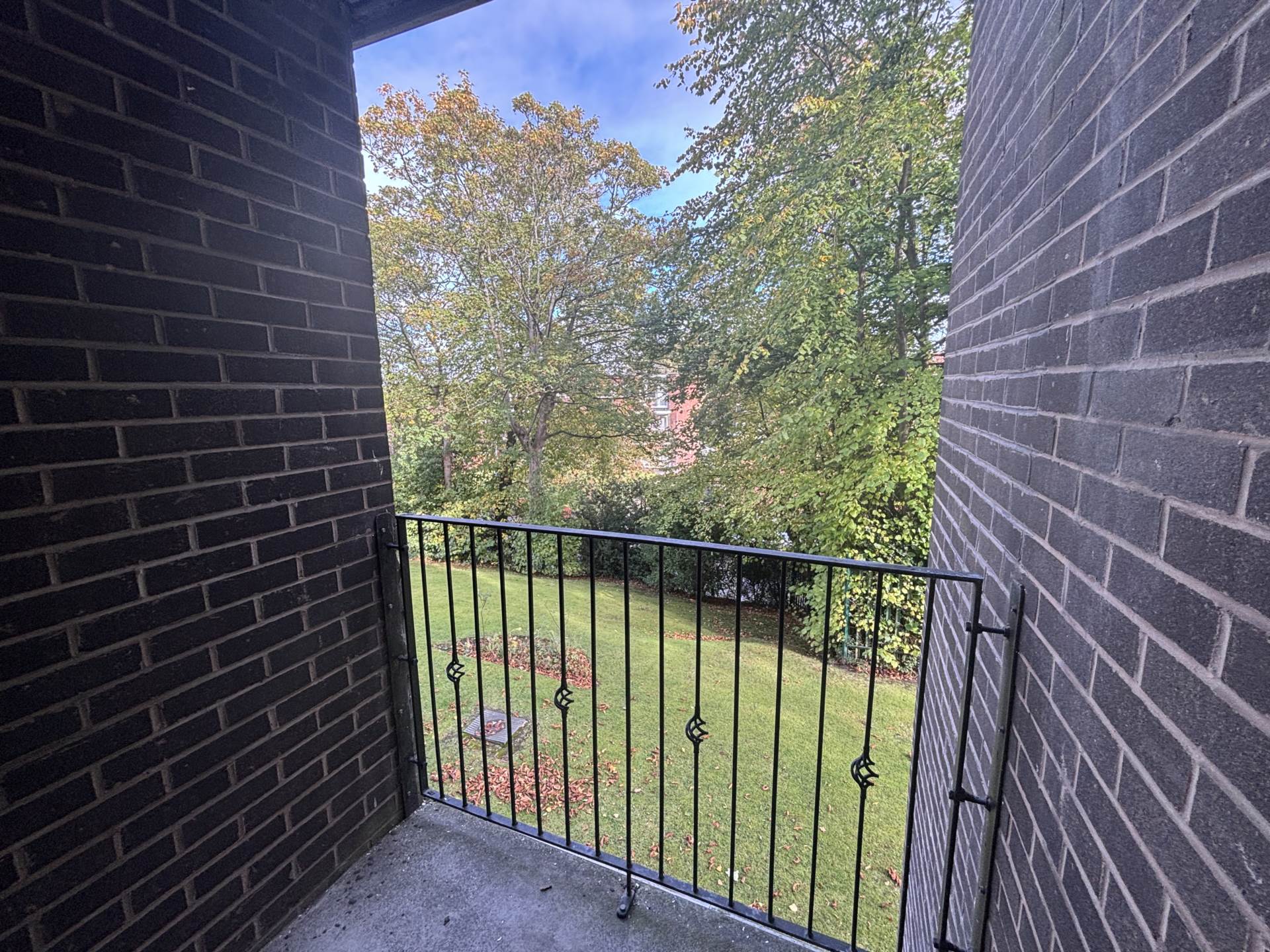 Hilltop Court, Manchester, Image 15