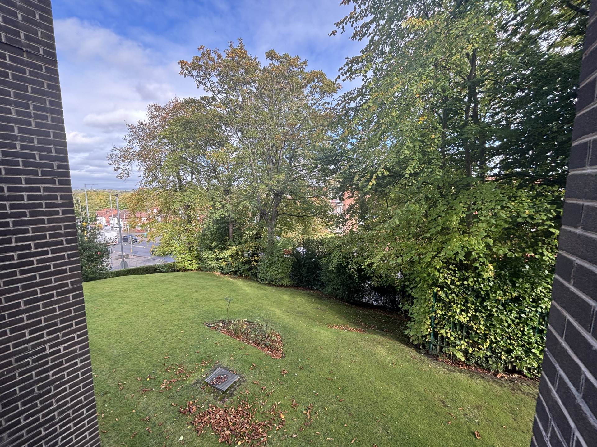 Hilltop Court, Manchester, Image 17