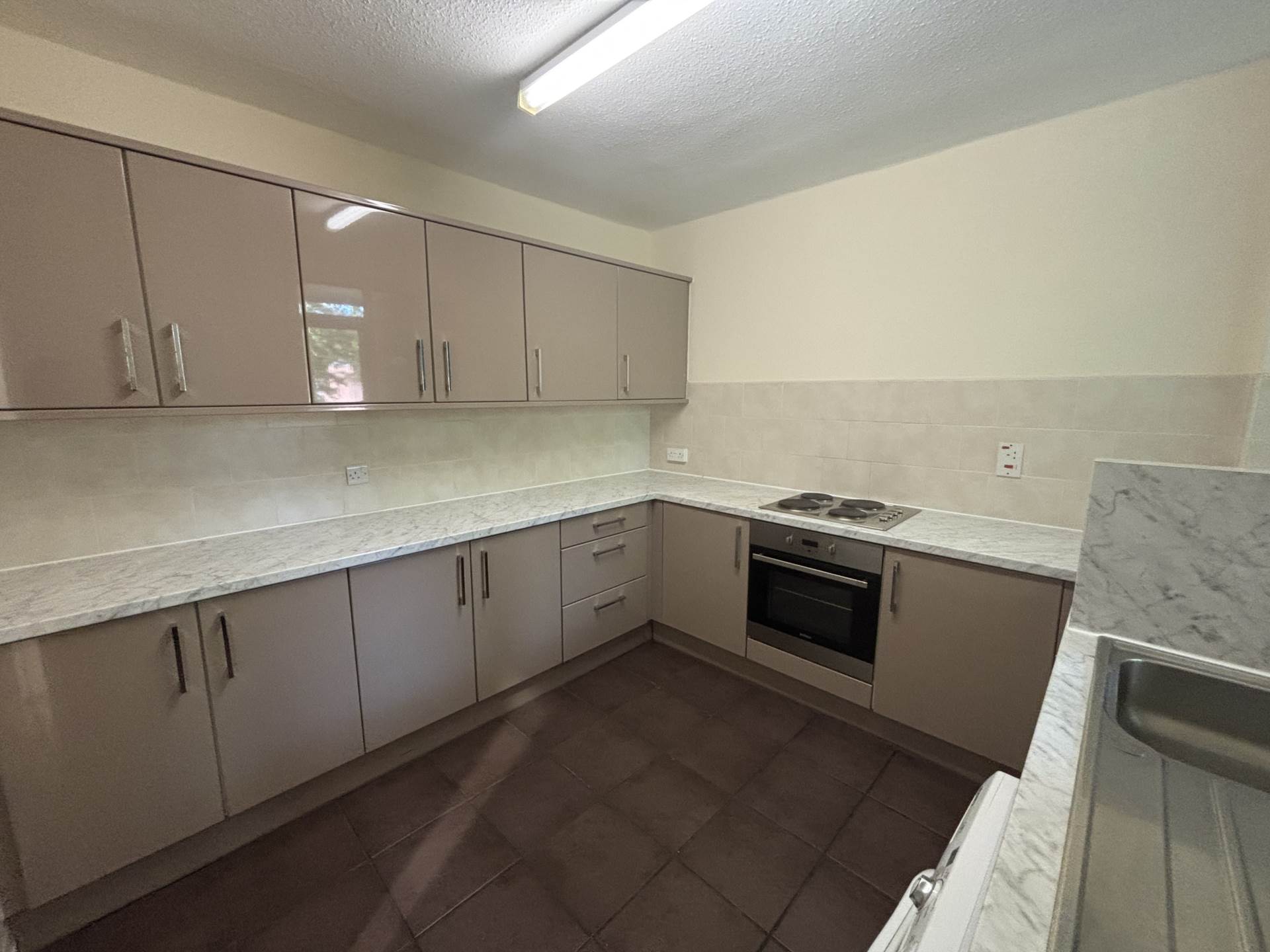 Hilltop Court, Manchester, Image 6