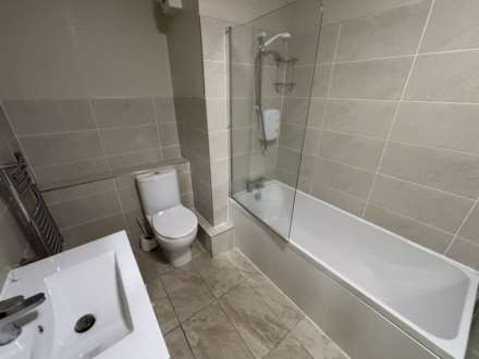 Hilltop Court, Manchester, Image 12
