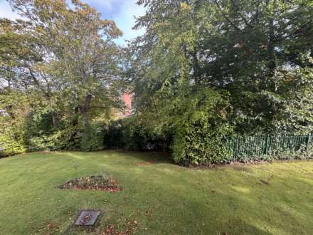 Hilltop Court, Manchester, Image 16
