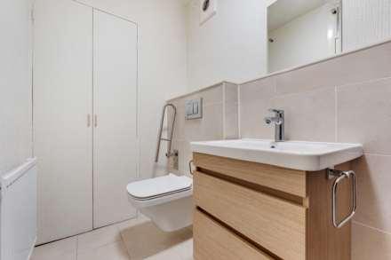 Sommerville Court, Broughton Park, Image 6