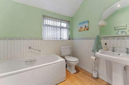 Tewkesbury Drive, Prestwich, Image 17