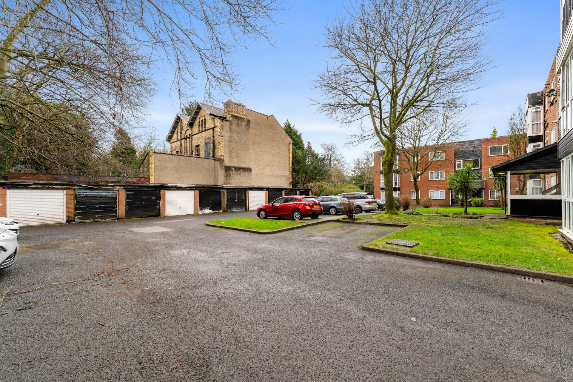 Lincoln Court, Salford, Image 12