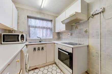 Lincoln Court, Salford, Image 7