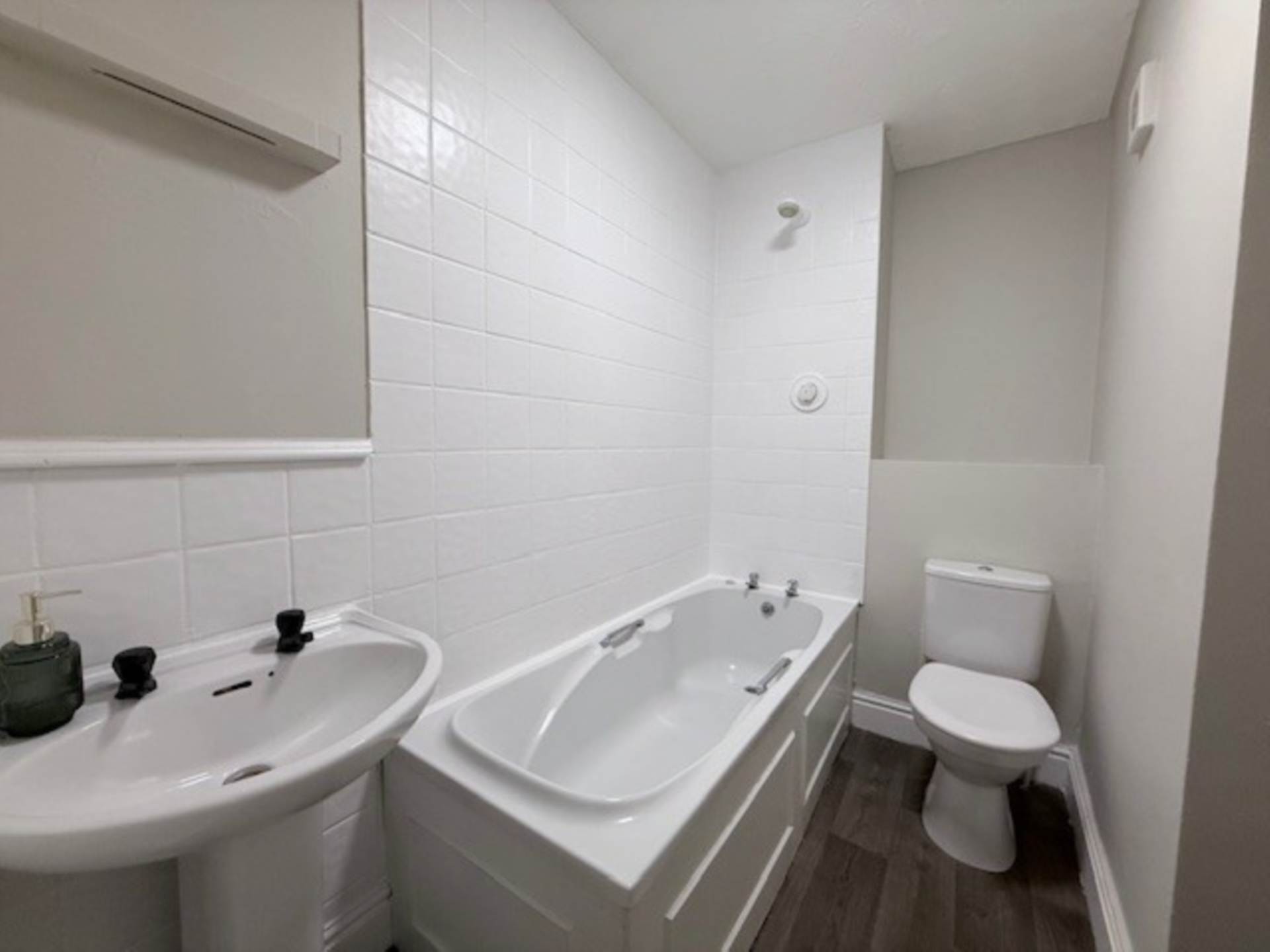 Stockport Road, Mossley, Image 9