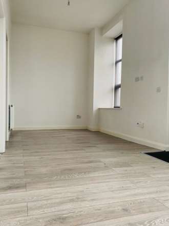 Bow Street, Oldham, Image 4