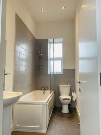 Bow Street, Oldham, Image 9