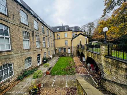 Ashgrove House, Elland, Image 7
