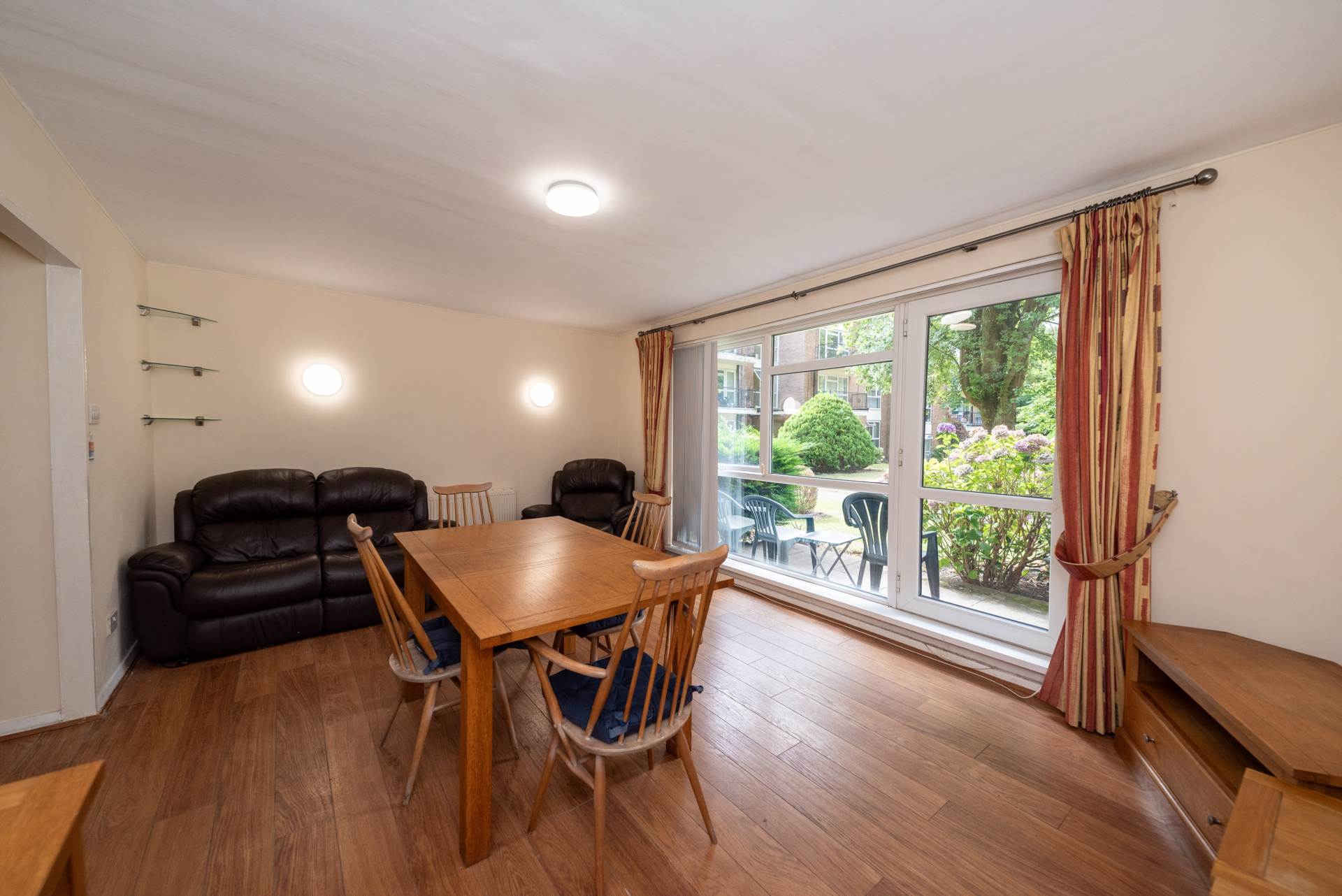 Milton Court, Salford, Image 12