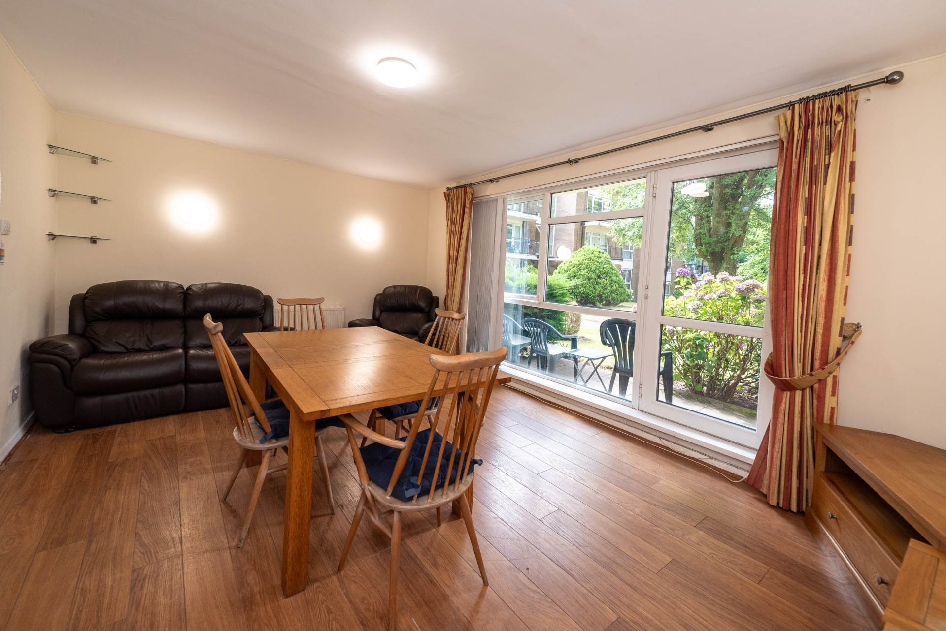 Milton Court, Salford, Image 15