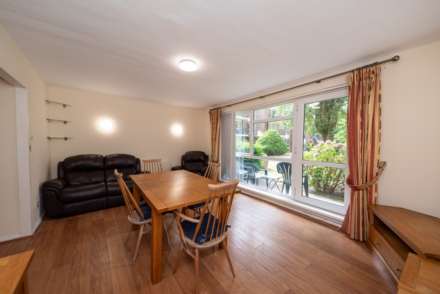 Milton Court, Salford, Image 12