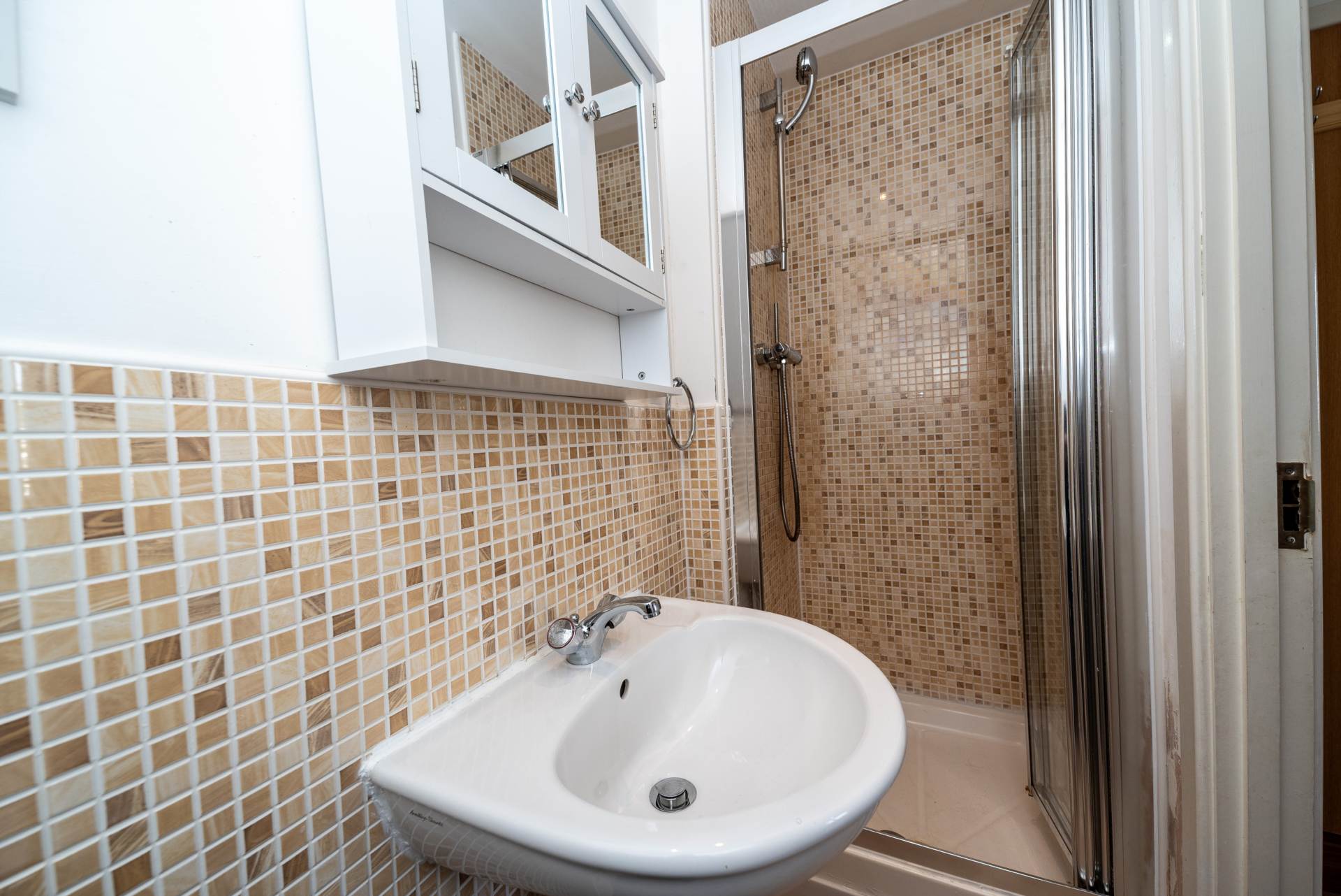 Dickens Close, Salford, Image 32