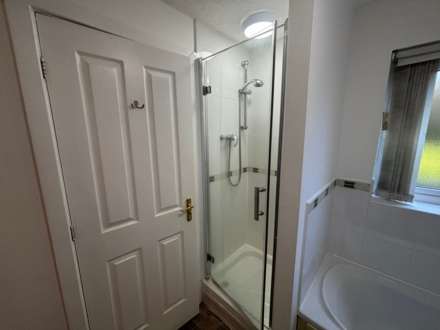 2 Bedroom Flat, Victoria Court Victoria Lane, Manchester