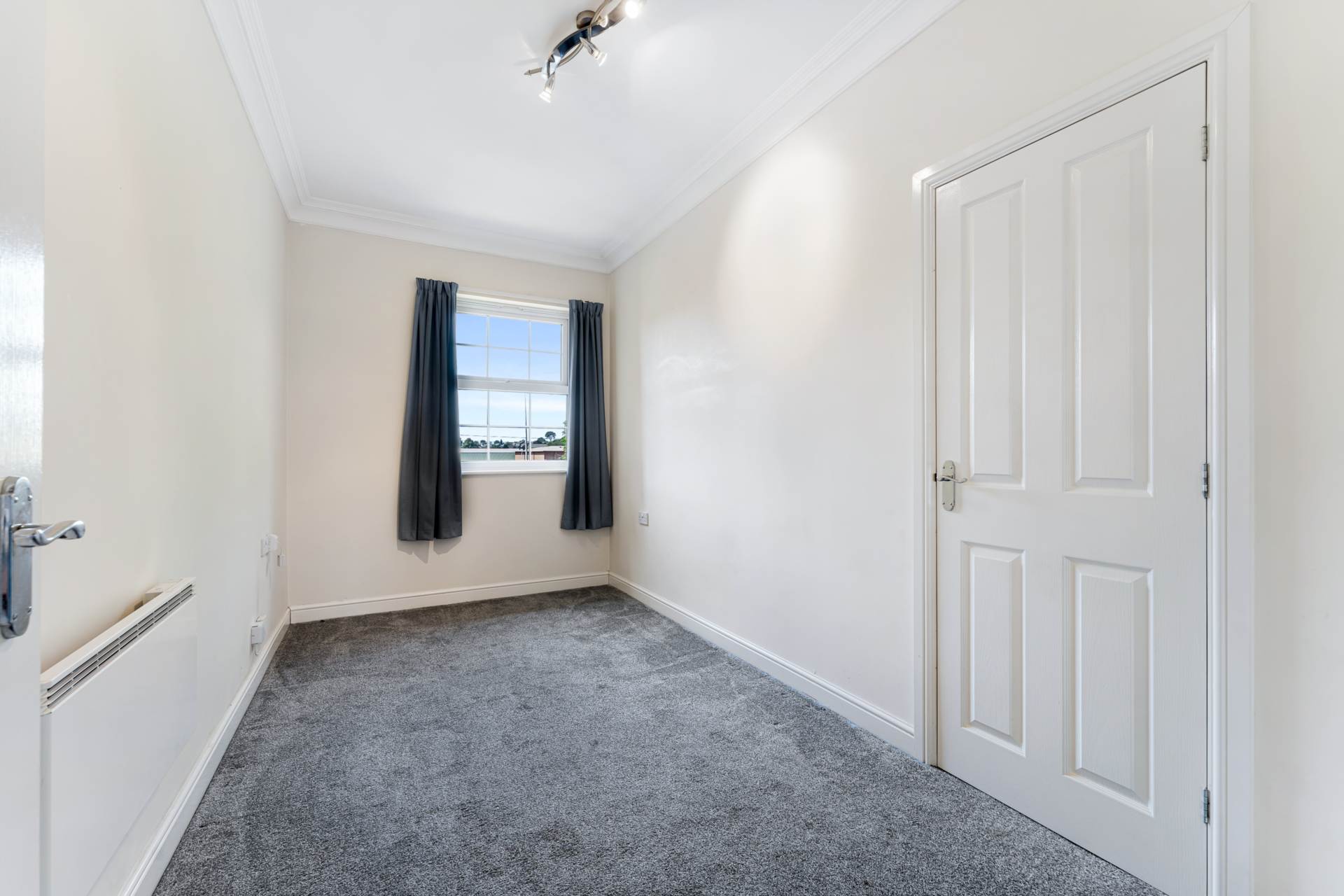 Wentworth Court, Whitefield, Image 12