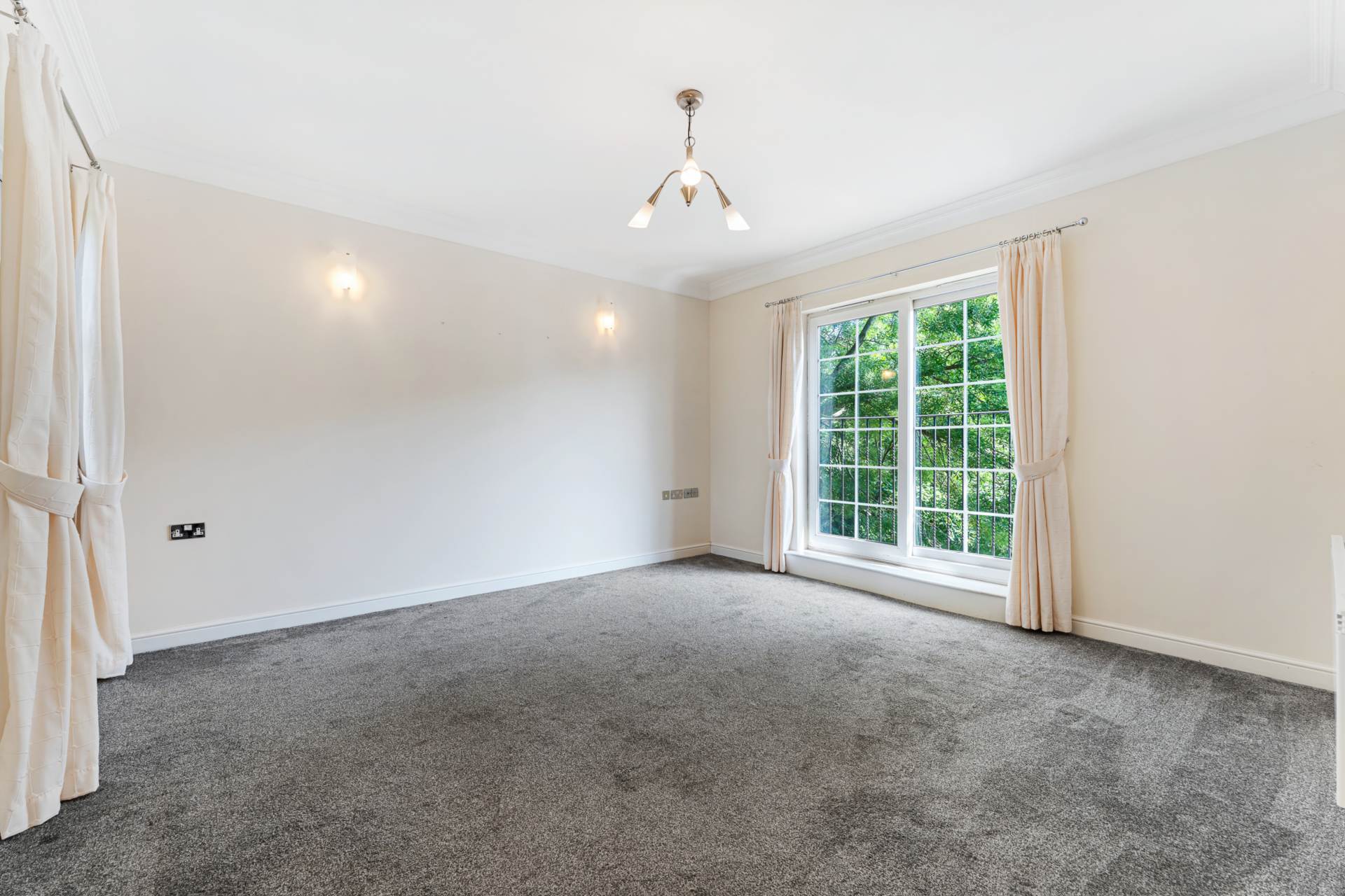 Wentworth Court, Whitefield, Image 3