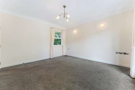 Wentworth Court, Whitefield, Image 5