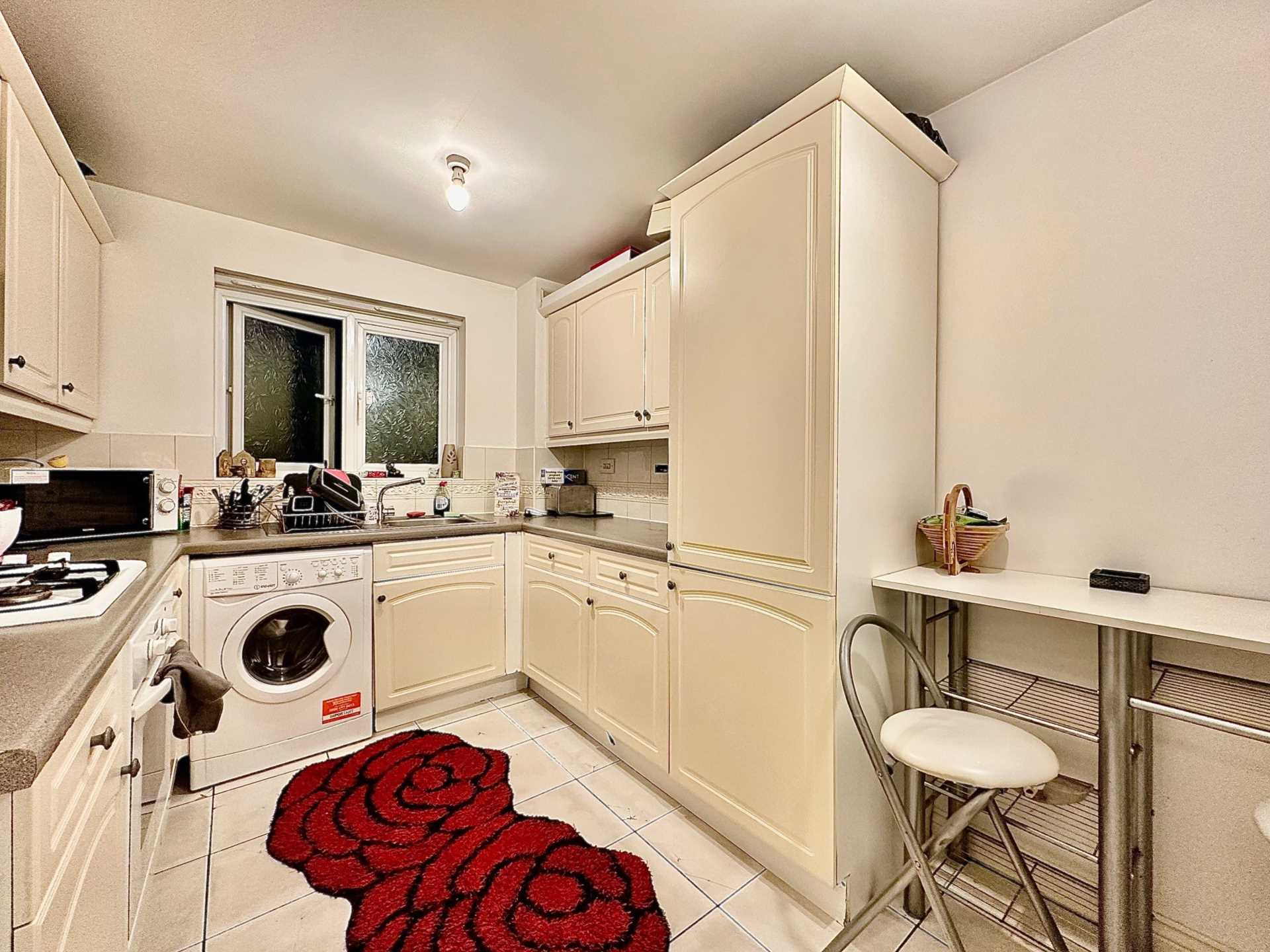 Turners Close, Whetstone, London N20, Image 3