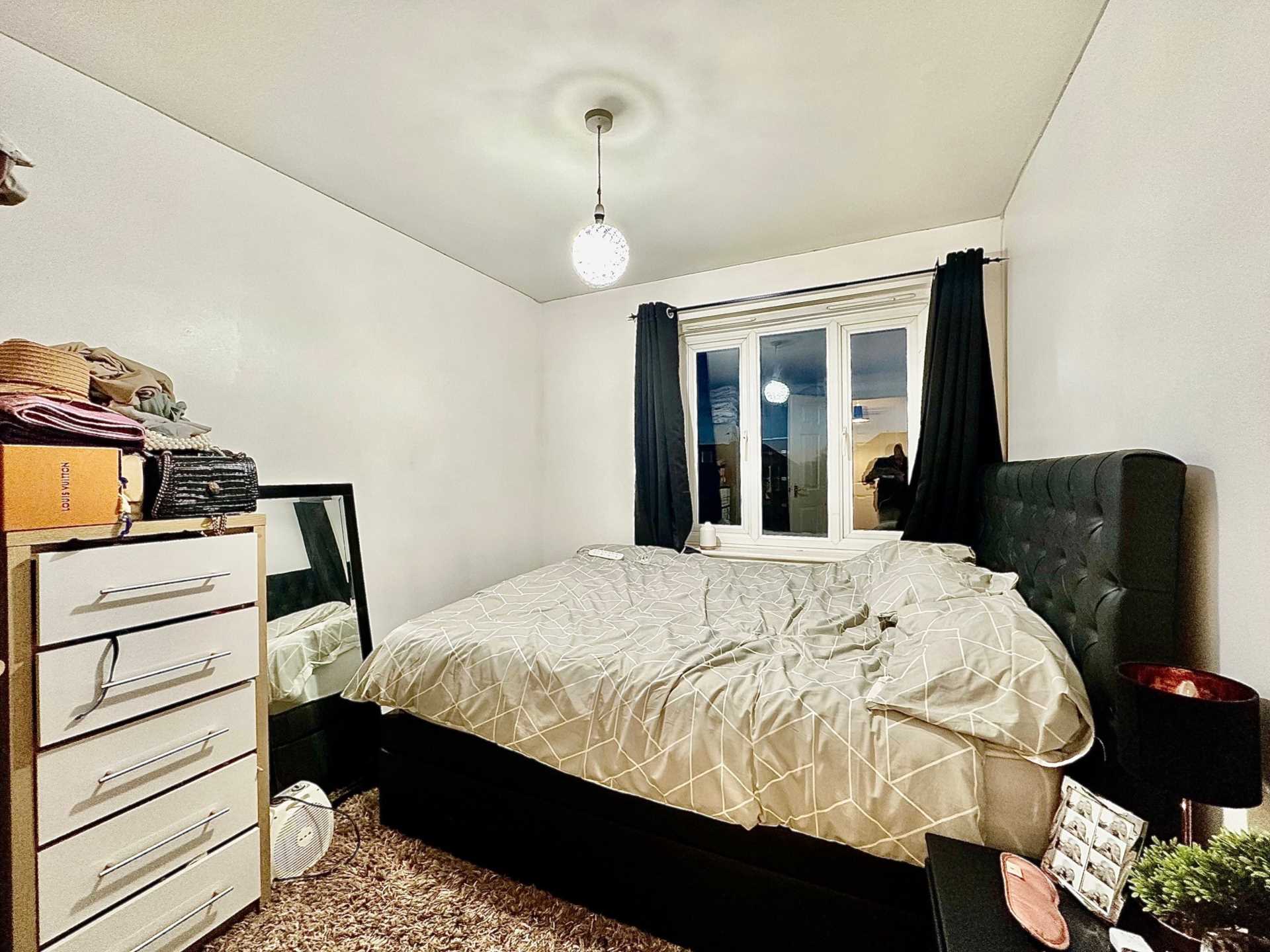 Turners Close, Whetstone, London N20, Image 5