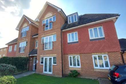 2 Bedroom Flat, Turners Close, Whetstone, London N20