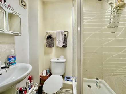 Turners Close, Whetstone, London N20, Image 6