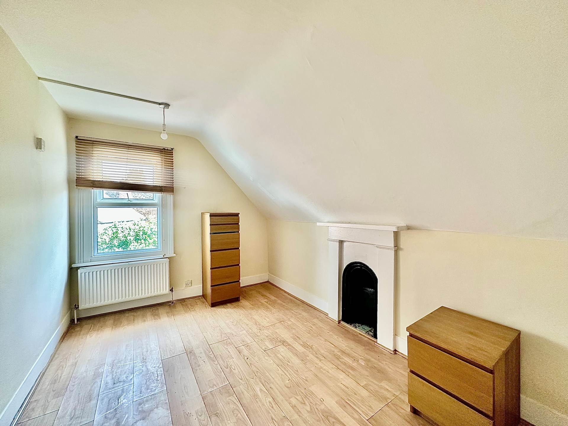 Holly Park Road, Friern Barnet, London N11, Image 6
