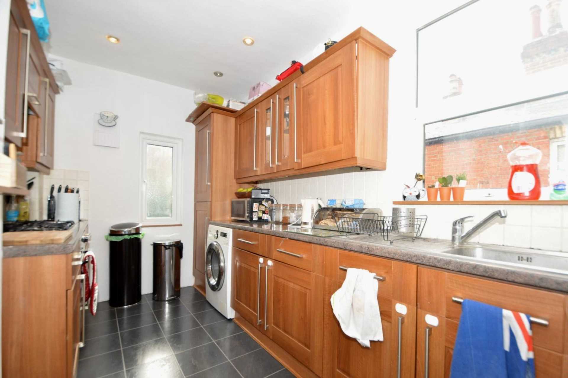 Holly Park Road, Friern Barnet, London N11, Image 7