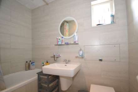 Holly Park Road, Friern Barnet, London N11, Image 8