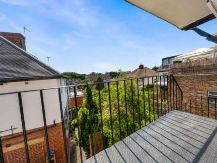 Woodhouse Road, North Finchley, London N12, Image 10
