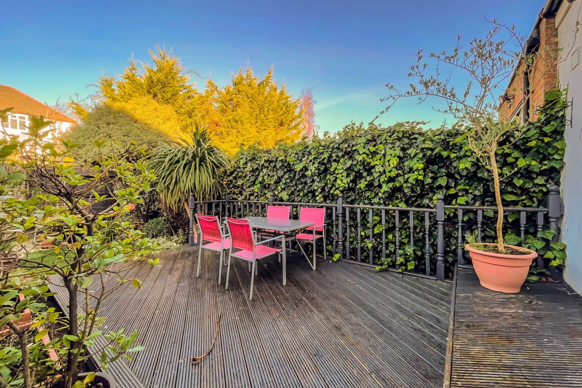 Thurlestone Avenue, London N12, Image 9