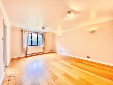 Rowlands Close, Mill Hill, London NW7, Image 1