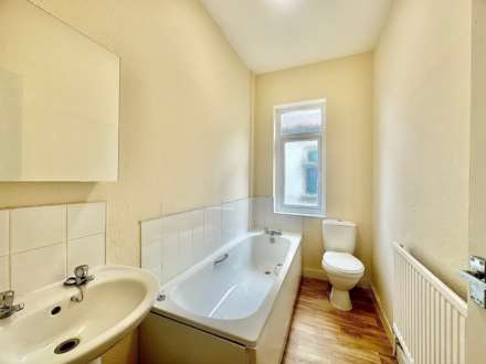 Woodhouse Road, North Finchley, London N12, Image 4